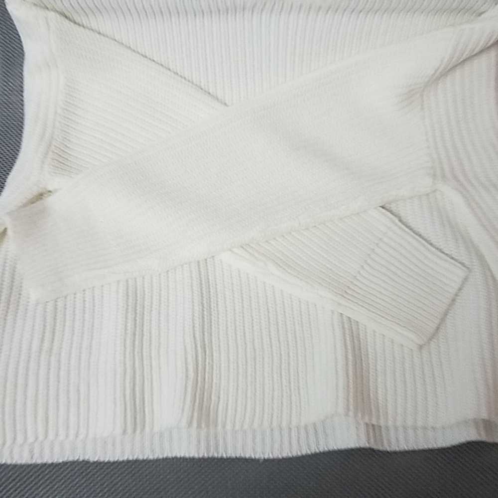 Round Neck Long Sleeves Sweater - Picture 8 of 8